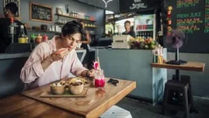Waktu Terbaik Makan Siang agar Energi Tetap Stabil Seharian: Rahasia Sehat