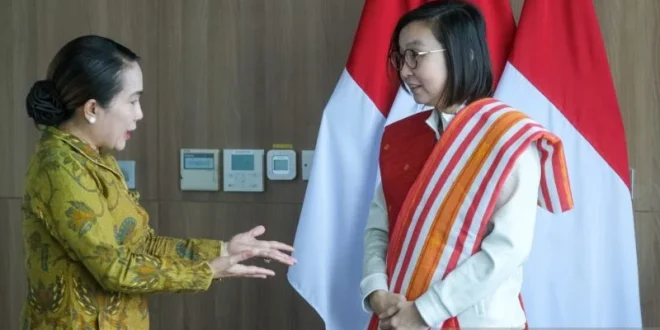 Wamenekraf: Tenun Berpotensi Dorong Pertumbuhan Ekonomi Kreatif Daerah