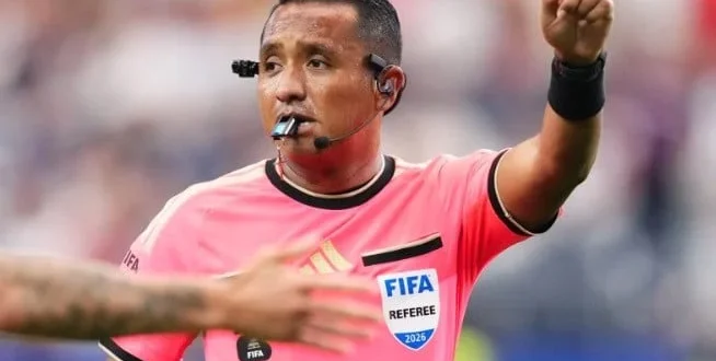 Wasit Ivan Barton Dituduh Untungkan Spanyol, Tindakan Membatalkan Tendangan Bebas Prancis Mengundang Kritik