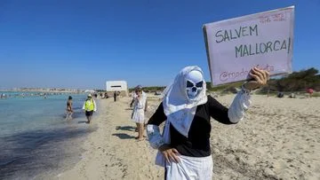 Wisata Berlebih di Mallorca: Ribuan Warga Mengusir Wali Kota