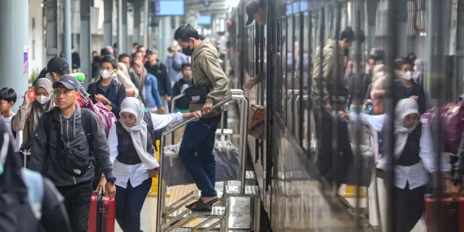 Wisatawan Mancanegara Naik Kereta Meningkat 2,54 Persen, KAI Catat 308 Ribu Wisatawan
