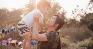 10 Perilaku yang Membuat Orang Tua Lebih Baik Menurut Psikologi