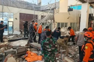 21 Rumah Sakit dan 190 Puskesmas di NTT Rusak Akibat Gempa Bumi: Bencana yang Mengerikan