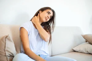 5 Cara Mengatasi Leher Nyeri Setelah Bangun Tidur Lakukan Ini Agar Lebih Nyaman