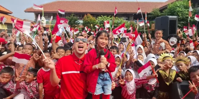 Annisa Dalimunthe-Ikmal Tobing Keliling Sekolah Ajak Anak-anak Cintai Indonesia