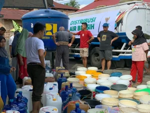 Baznas RI Distribusikan 1,5 Juta Liter Air Bersih ke Wilayah 3T untuk Masyarakat Terdampak