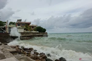 BMKG Pesisir NTT Berpotensi Dilanda Rob: Siap-siap untuk Menghadapi Badai