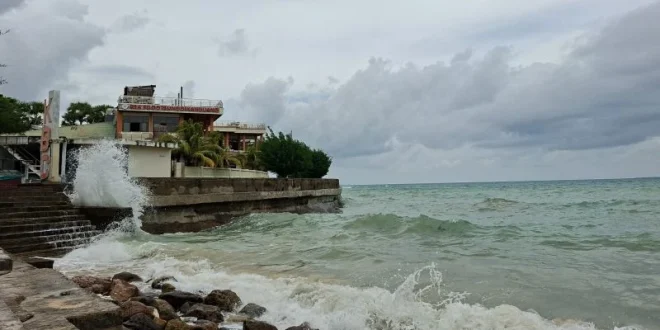 BMKG Pesisir NTT Berpotensi Dilanda Rob: Siap-siap untuk Menghadapi Badai