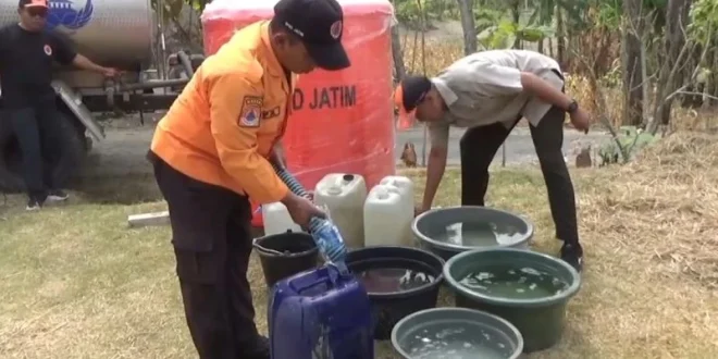 BPBD Ngawi Distribusikan Air Bersih ke 4 Kecamatan untuk Mengatasi Kekeringan