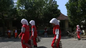 Cegah Keracunan: Kepala BGN Sudaryono Larang Siswa Bawa Pulang MBG untuk Mencegah Keracunan