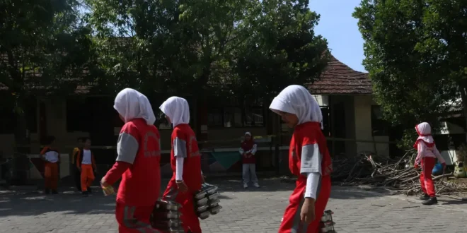 Cegah Keracunan: Kepala BGN Sudaryono Larang Siswa Bawa Pulang MBG untuk Mencegah Keracunan