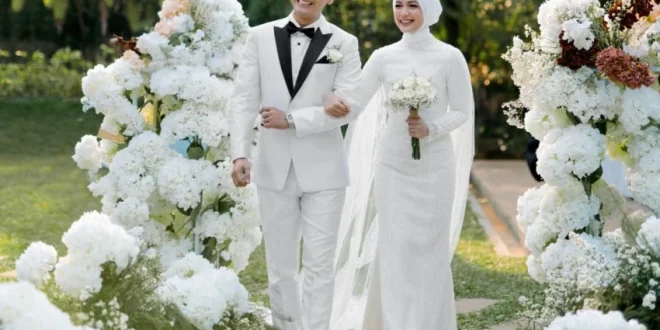 Dea Annisa Membangun Aura Mempesona dengan Hijab di Akad Nikah