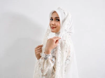 Dea Annisa Siap Menikah, Jelang Nikah Dea Annisa Gelar Pengajian Sederhana Bernuansa Putih