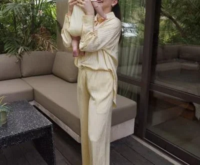 Gaya Simple nan Elegan Alyssa Daguise saat Gendong Baby Soso Dibanderol Rp240 Juta, Menjadi Sorotan