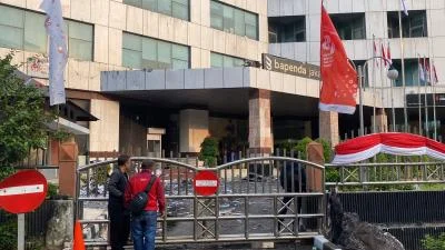 Gedung Bapenda DKI Jakarta Terbakar: Kondisi Gedung Luluh Lantak