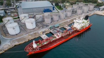 Harga Minyak Naik Lagi ke US 84 Pasar Cemas Selat Hormuz Belum Dibuka