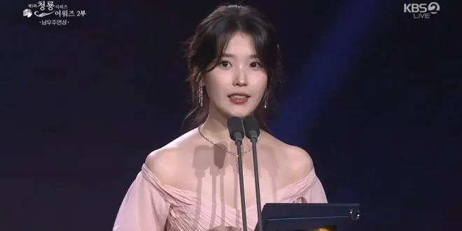 IU Sapa Publik Lagi Usai Hiatus Tampil Anggun di Blue Dragon Series Awards 2026: Kembalinya Sang Bintang