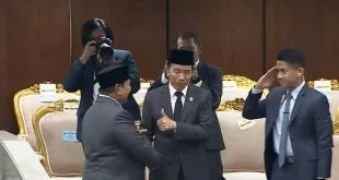 Jokowi Beri Acungan Jempol Setelah Prabowo Sampaikan Pidato Kenegaraan
