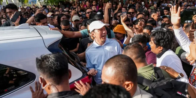 Jokowi Membawa Semangat Politik Baru ke NTT, Warga Kupang Meriah Menghadikannya