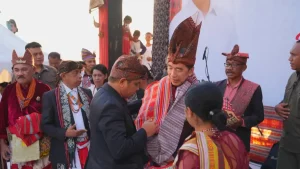 Jokowi Terima Gelar Raja Timor dari Masyarakat di Kupang