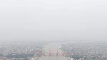 Kabut Asap Selimuti Palembang, Kualitas Udara Cenderung Buruk