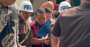 Kejagung Periksa Febrie Adriansyah Kenakan Rompi Pink dan Tangan Terborgol: Kasus TPPU dan Korupsi Diusut