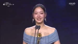 Kim Go-eun Raih Daesang Blue Dragon Series Awards 2026, Membuktikan Konsistensi di Karirnya yang Panjang