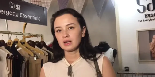 Kimberly Ryder Tidak Mengumumkan Kehidupan Pribadinya Secara Berlebihan