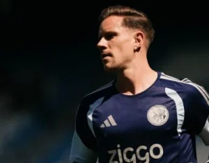 Maarten Paes Dicadangkan, Debut Ter Stegen Berakhir Manis Usai Ajax Amsterdam Menang 2-0 atas PEC Zwolle
