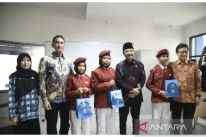 Menteri Kesehatan Sarankan Siswa Sekolah Rakyat untuk Rajin Olahraga dan Sikat Gigi