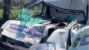 Mobil SPPG Tabrak Truk Saat Antar MBG di Banyuwangi, Kernet Tewas dalam Kecelakaan Dahsyat