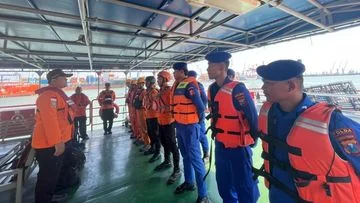 Operasi SAR KMP Mutiara Sentosa yang Terbakar di Laut: 4 Penumpang Meninggal, 218 Selamat