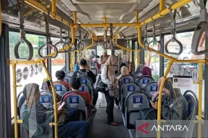 Pajak Kendaraan Listrik DKI Kemarin, TJ Turunkan Penumpang: Apa yang Terjadi?