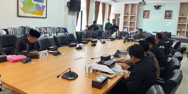 Pansus 17 DPRD Kota Bandung Bahas Substansi Raperda Pastikan Pelaksanaan Pembangunan Sesuai Ketentuan, Fokus Pada Pembangunan Berkelanjutan