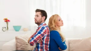 Pasangan yang Kehilangan Gairah Psikologi Cinta Meski Punya Hobi Sama Terus Berlalu