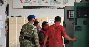 Penampakan Febrie Adriansyah Kenakan Rompi Tahanan dan Tangan Diborgol saat Keluar dari Rutan KPK: Kasus Korupsi yang Semakin Hangat