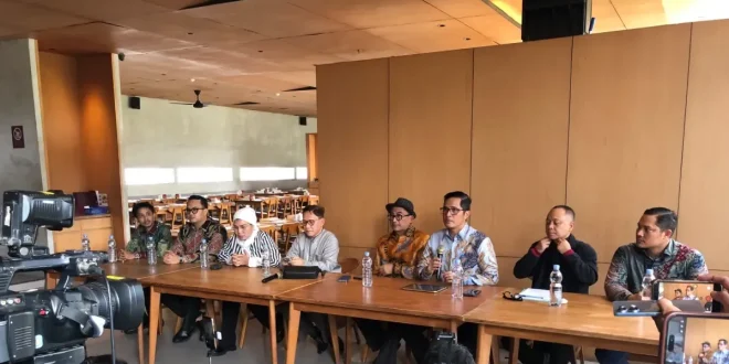 Pengacara Eks Jampidsus Febrie Persoalkan 2 Kali Penetapan Tersangka Kasus yang Sama: Tinjauan Hukum dan Dampaknya