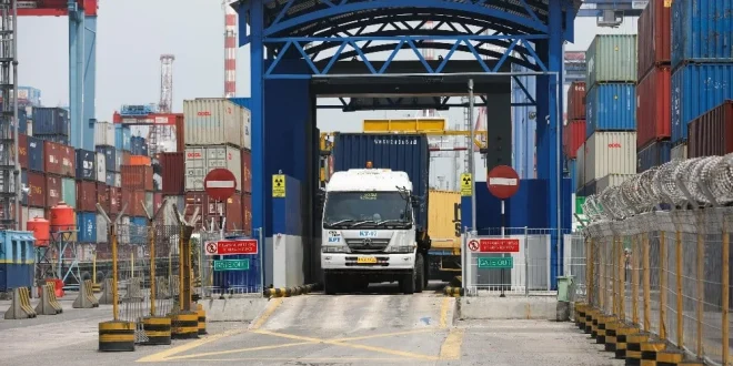 Pengawasan Kepabeanan Diperkuat dengan Hadirnya Alat Pemindai Peti Kemas Terminal 3 Tanjung Priok Perkuat Pengawasan Kepabeanan