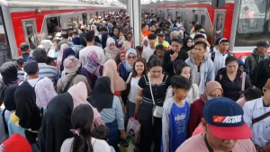 Pertumbuhan Penduduk Indonesia: Tantangan dan Peluang Ekonomi