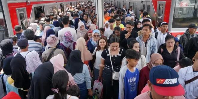 Pertumbuhan Penduduk Indonesia: Tantangan dan Peluang Ekonomi