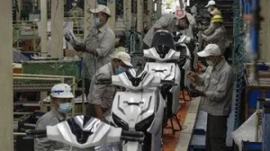 PMI Pulih, Mampukah Industri Kembali Jadi Mesin Penyerap Tenaga Kerja?