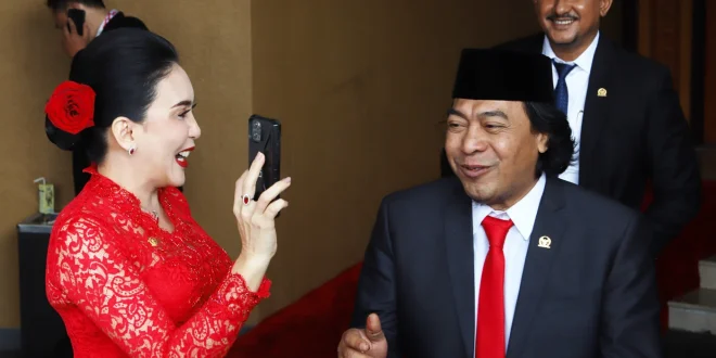 Prabowo Berpidato Komeng Saya Tidak Minta Harapan Tapi Juara Satu: Tinjauan Politik Terbaru
