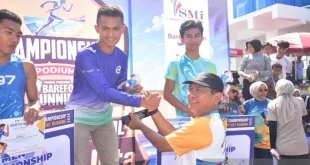 Ribuan Orang Ramaikan Lari Tanpa Alas Kaki di Padang Pariaman, Menciptakan Rekor Baru