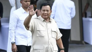 Riuh Tepuk Tangan! Prabowo Minta Tingkatkan Gaji Guru Daripada Anggaran untuk Upacara Kementerian