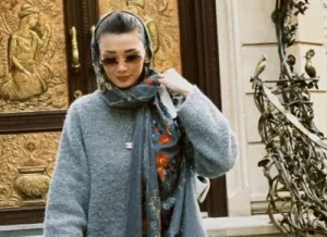 Sabina Altynbekova: Pevoli Cantik yang Temukan Kedamaian di Balik Megahnya Masjid