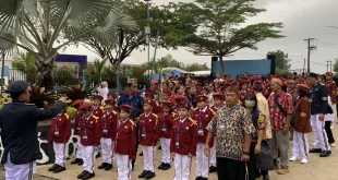 Sambut Kedatangan Mensos, Siswa Sekolah Rakyat Sulsel Tampilkan Paper Mob