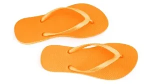 Sandal Jepit di Pesawat: Memang Nyaman tapi Kenapa Sandal Jepit Tak Boleh Dipakai di Pesawat?