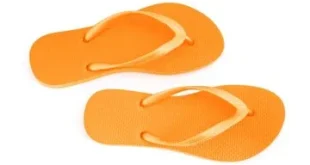Sandal Jepit di Pesawat: Memang Nyaman tapi Kenapa Sandal Jepit Tak Boleh Dipakai di Pesawat?