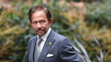 Sultan Brunei Cabut Gelar Kerajaan Menantu karena Perilaku Tak Pantas: Konsekuensi dari Kehidupan Pribadi Seorang Pemimpin
