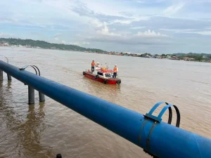 Sungai Mahakam Surut, Distribusi BBM Dilakukan Estafet, Rumah Sakit di Mahakam Ulu Padamkan Listrik 3 Jam Sehari